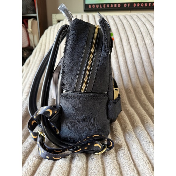 Disney Loungefly Hocus Pocus Binx Plush Mini Backpack Glow In Dark WDBK3390 - Picture 5 of 5